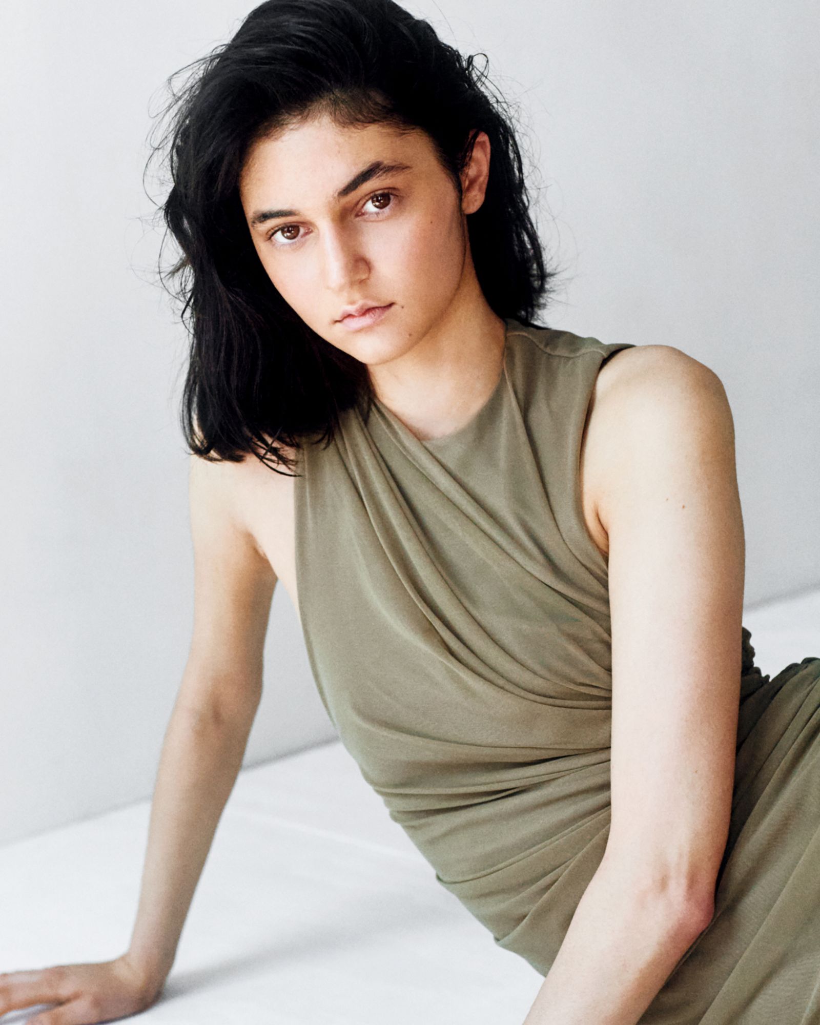 MOVEMENT_MODEL_Sanam – 258