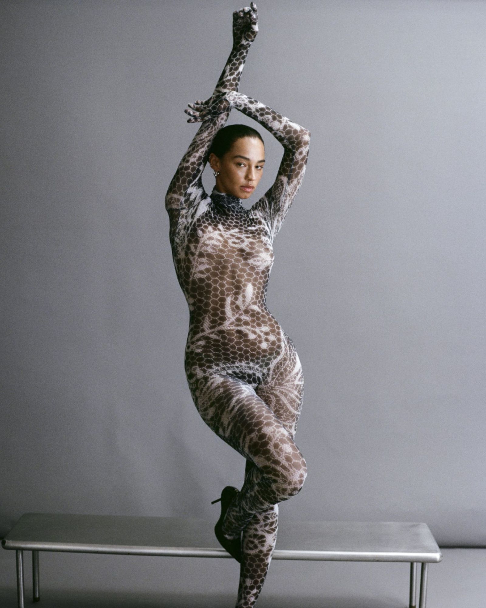 MOVEMENT_MODEL_ArnelleHomepage – 12