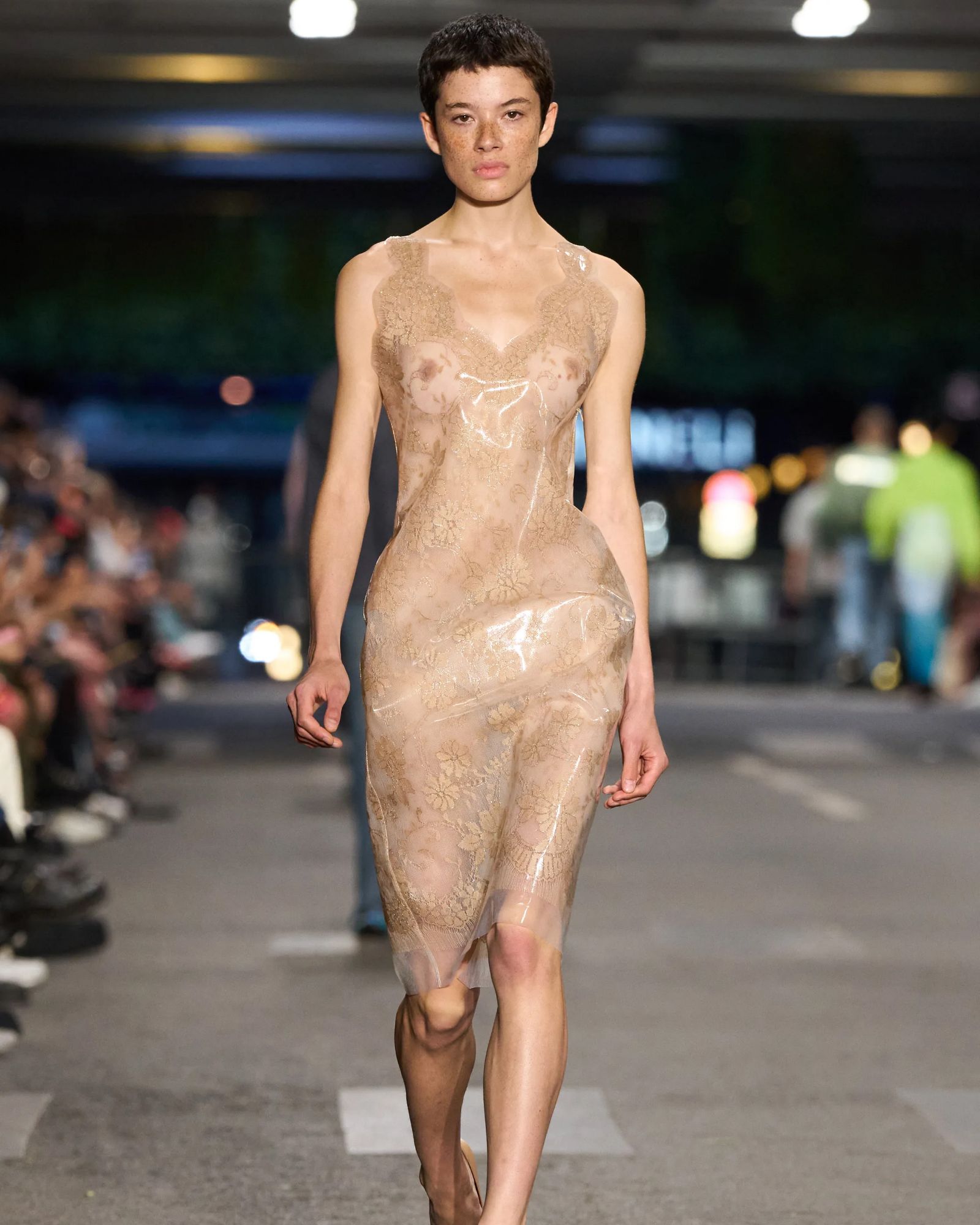 MOVEMENT_Dante_ VETEMENTS– 1 MOVEMENT_Dante_ VETEMENTS– 1